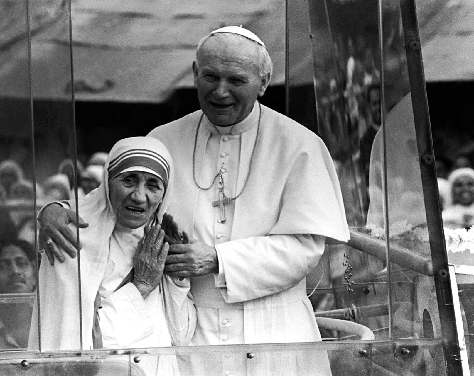 1986: Pope John Paul II and Mother Teresa
